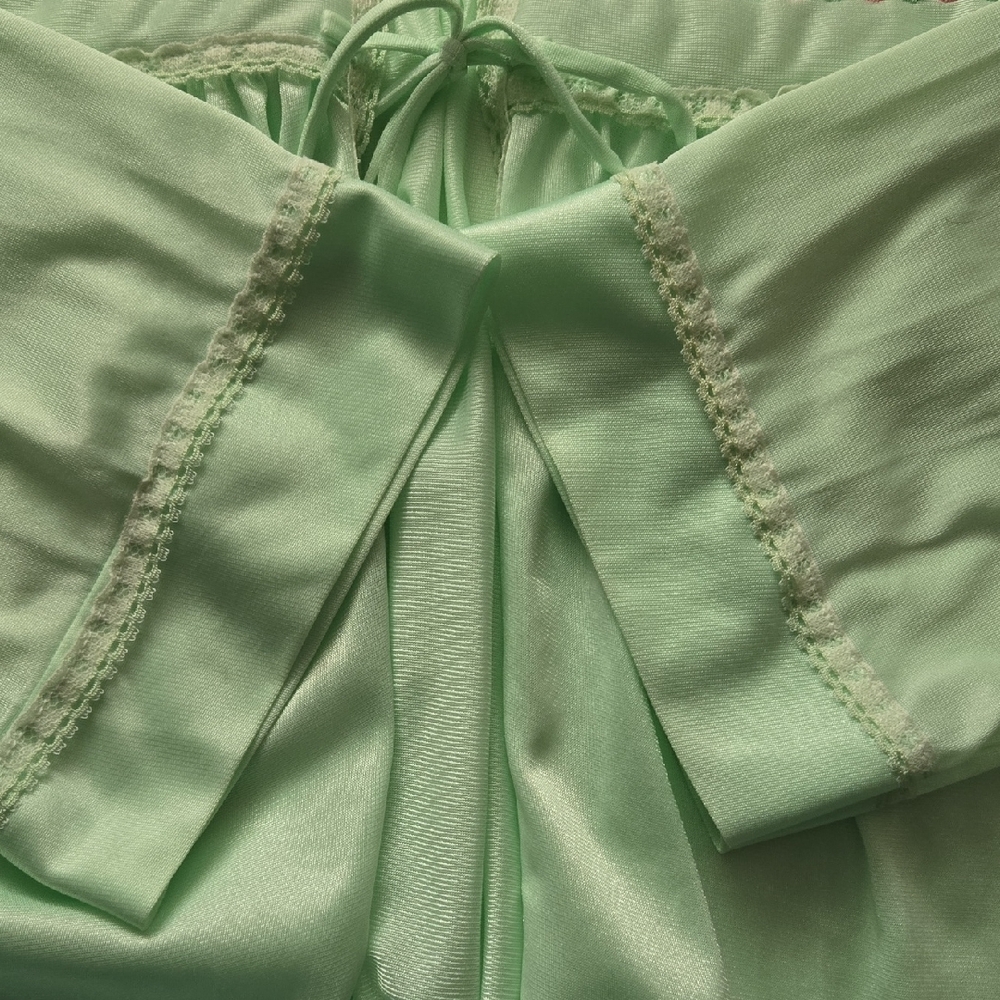 ✨ Vintage Lou’lee Canada Bed Jacket Satin Embroidered Mint Green (M) - Picture 10 of 13